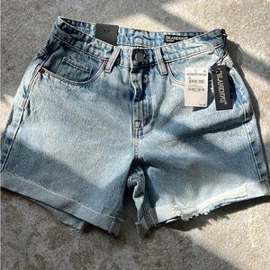 BLANK NYC size 25 shorts NWT. Would fit 24-26, XS/S, 00/0/2